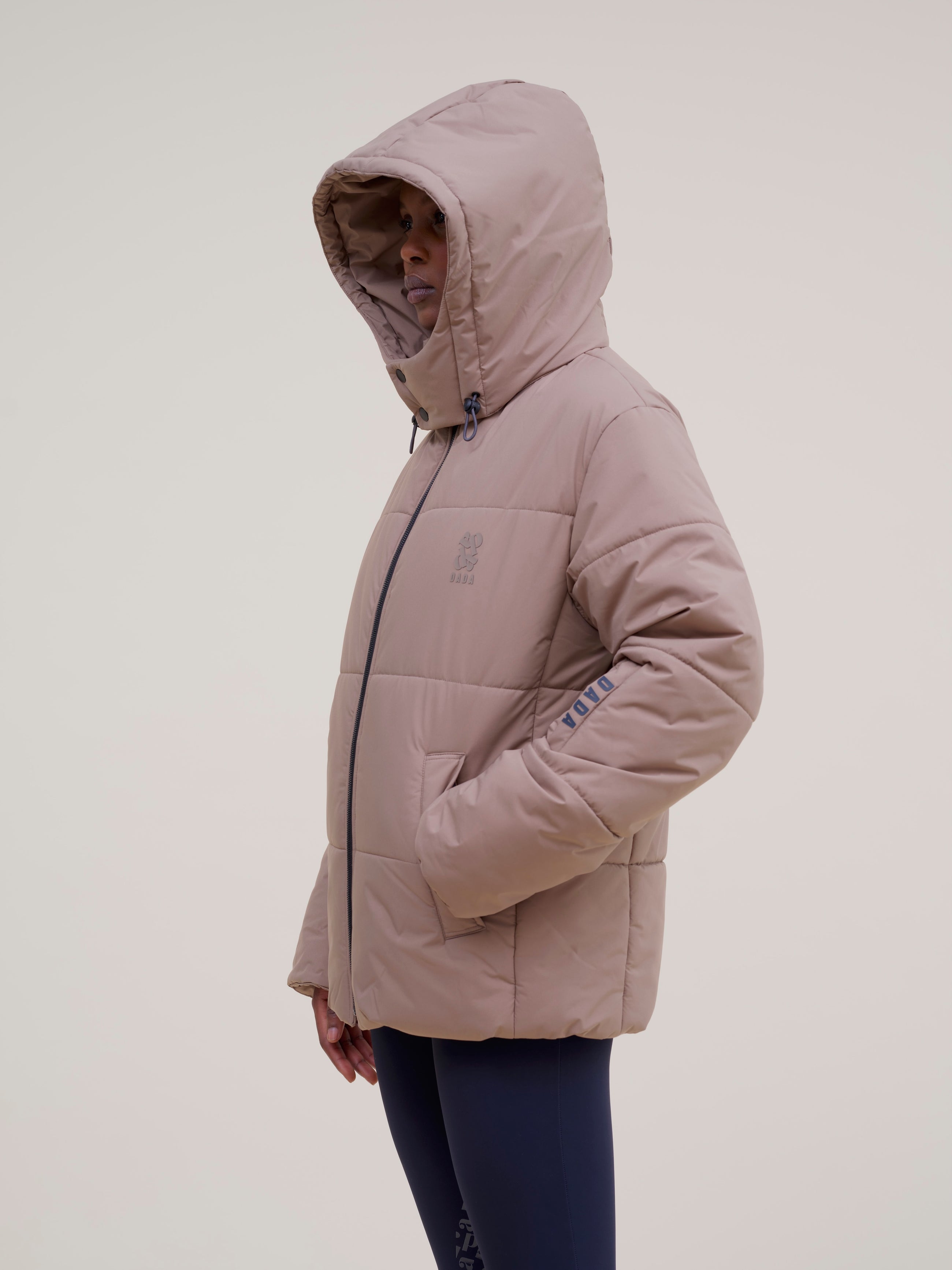 Unisex New King Insulated Jacket in Mocha