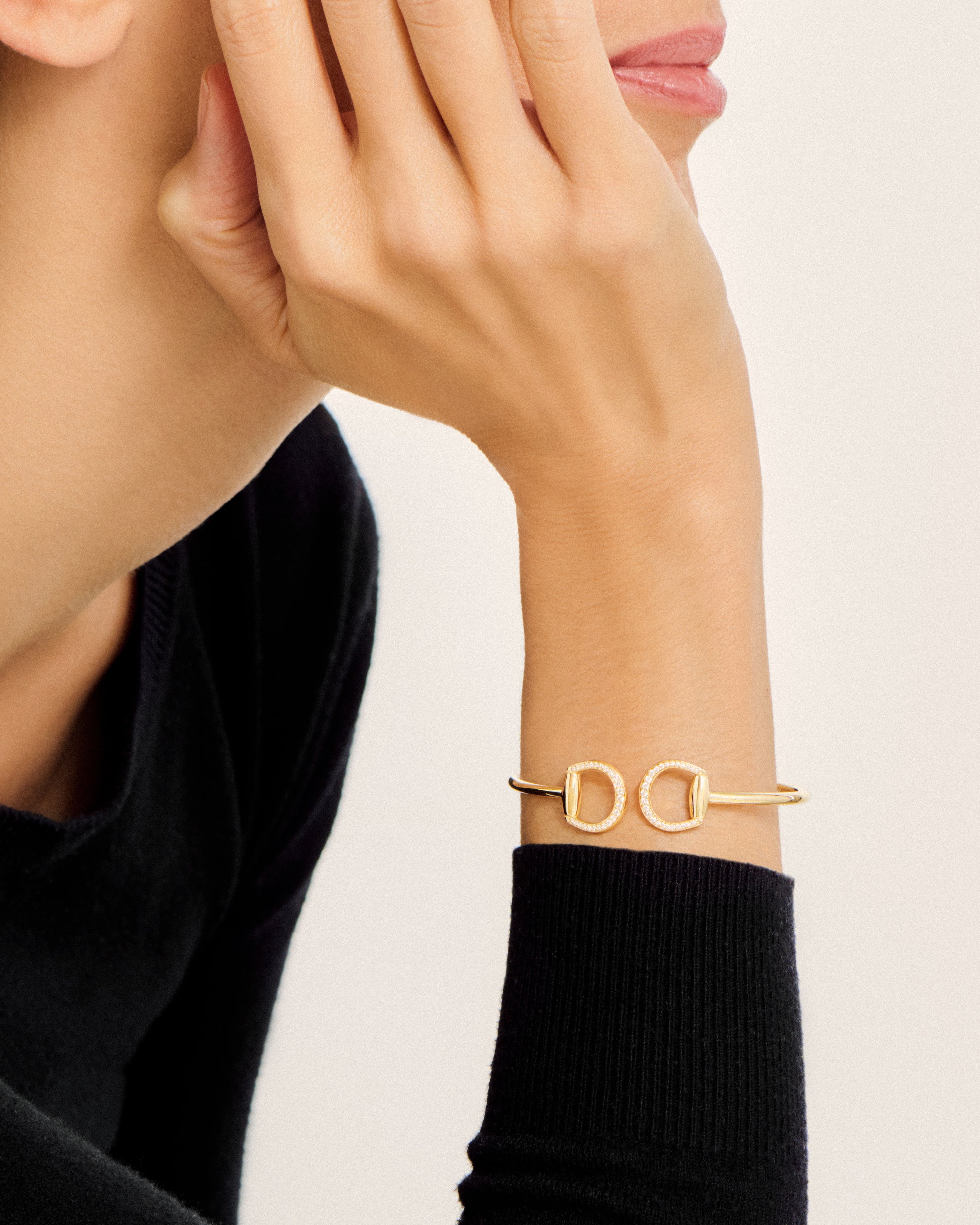 Connection Bangle in 18k Yellow Gold with White Diamonds