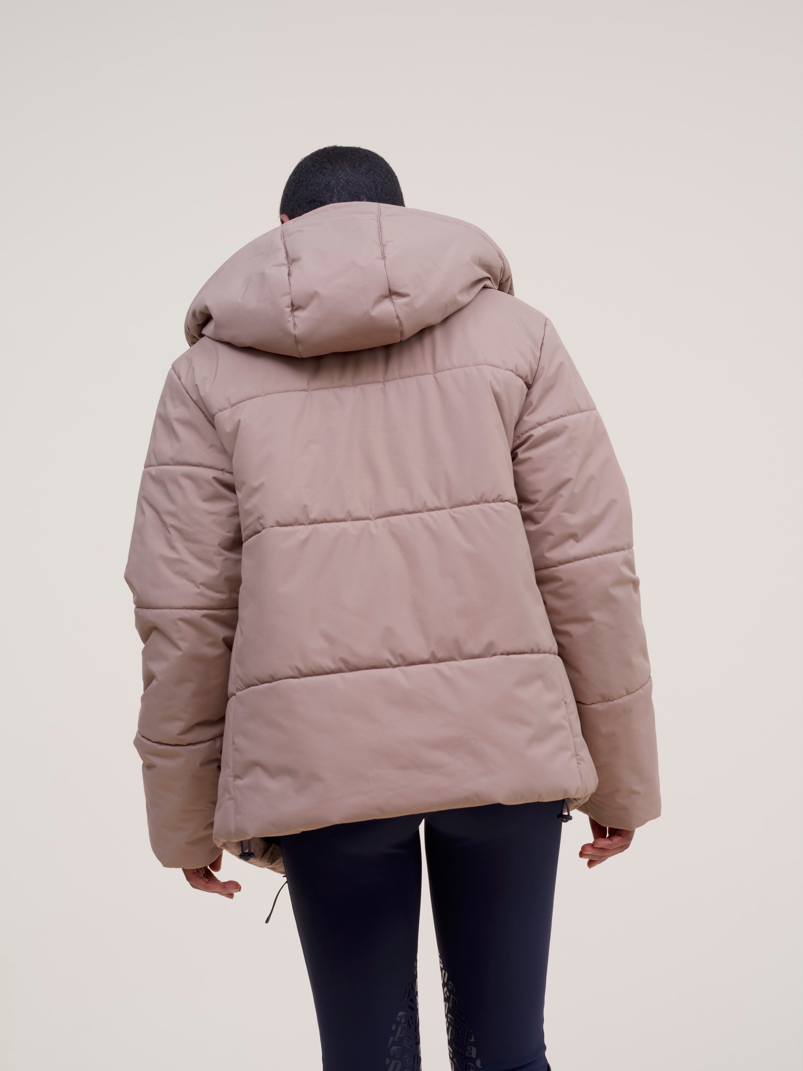 Unisex New King Insulated Jacket in Mocha