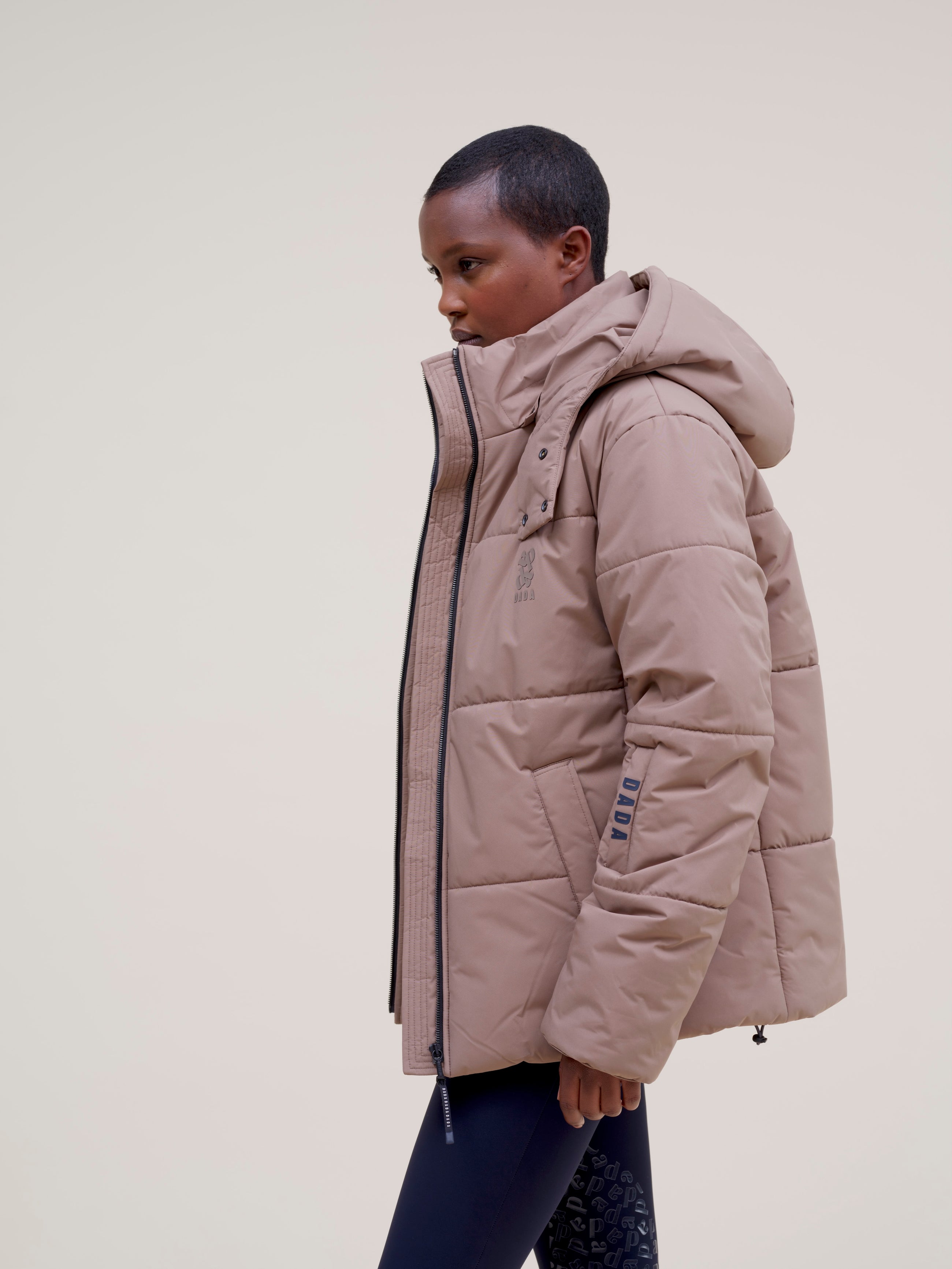 Unisex New King Insulated Jacket in Mocha