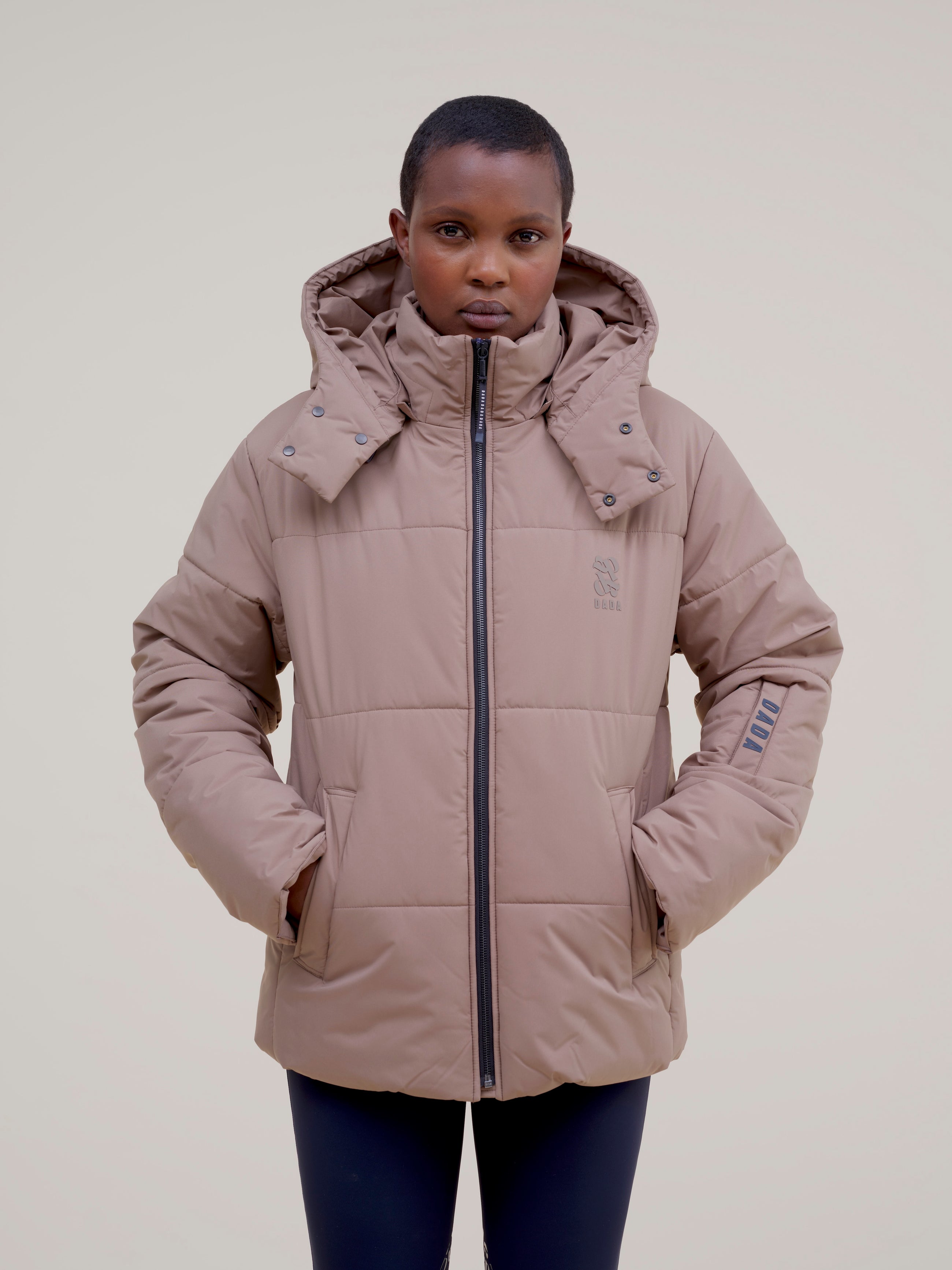 Unisex New King Insulated Jacket in Mocha