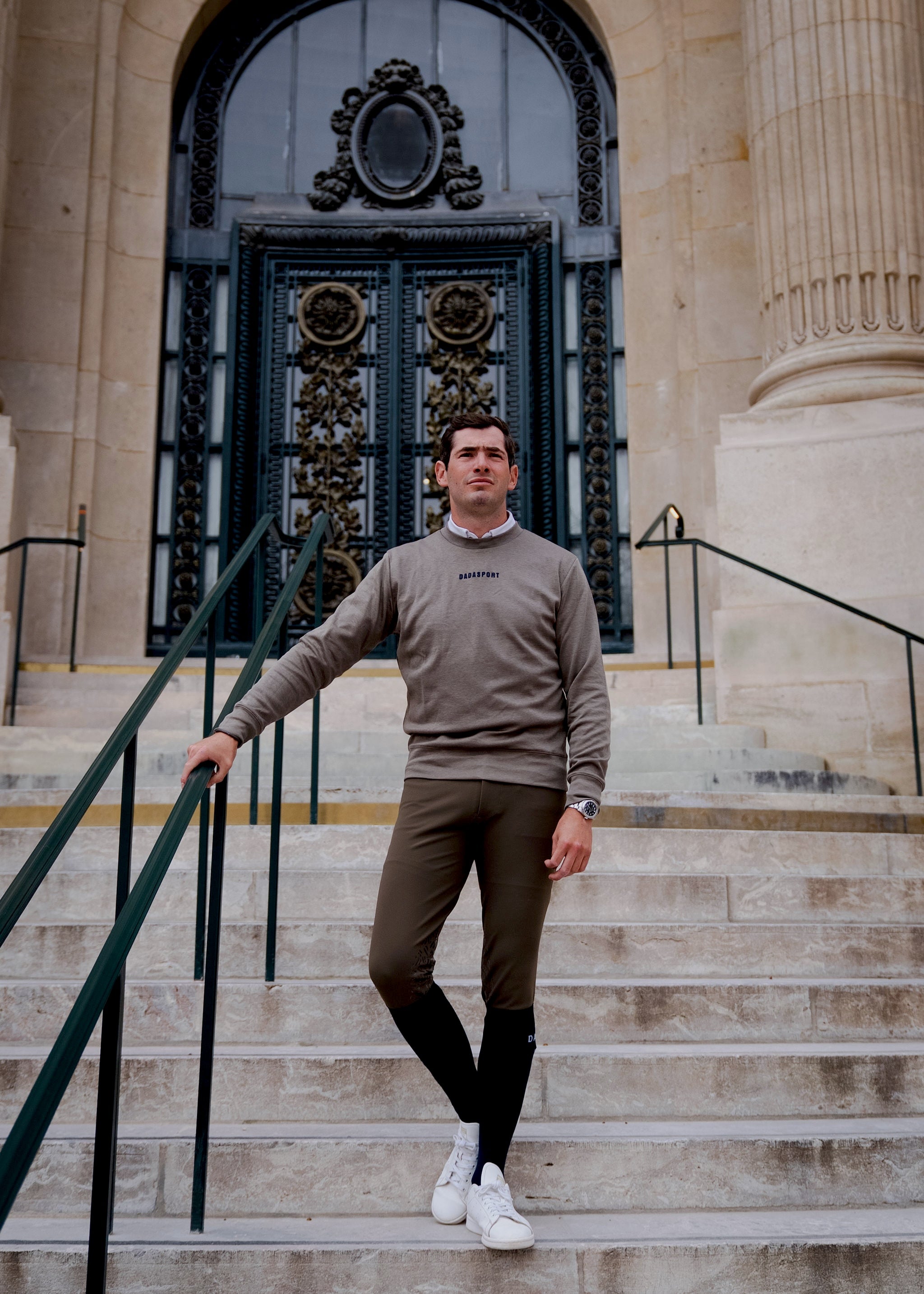 Unisex Caspian Sweatshirt in Mocha