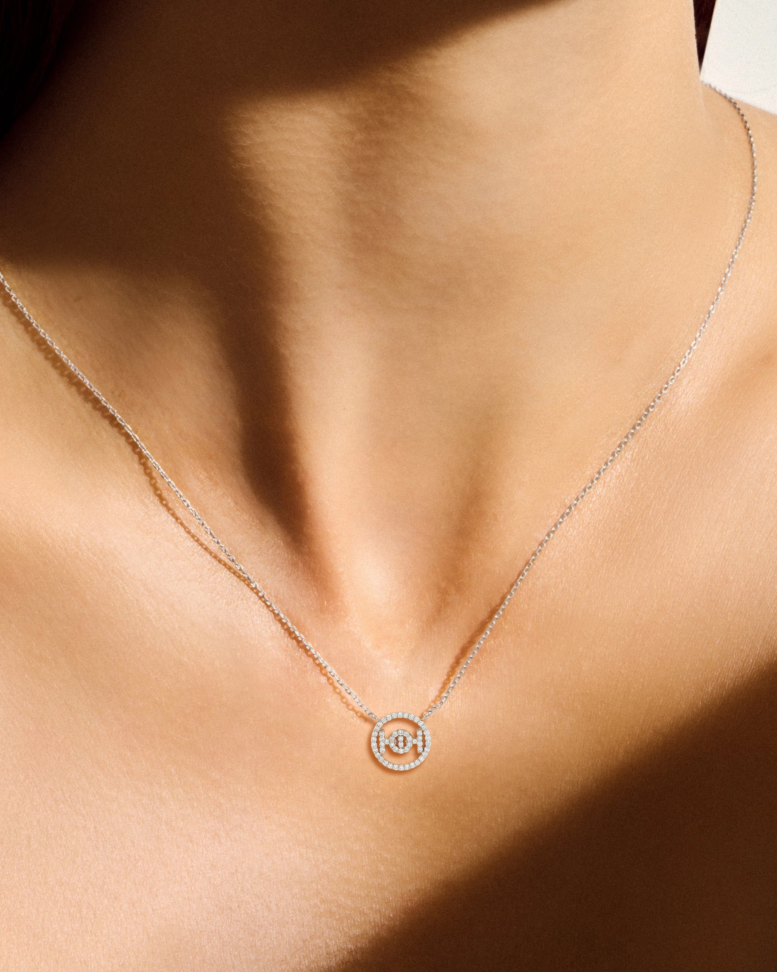 Challenge Necklace in 9k White Gold with White Diamonds