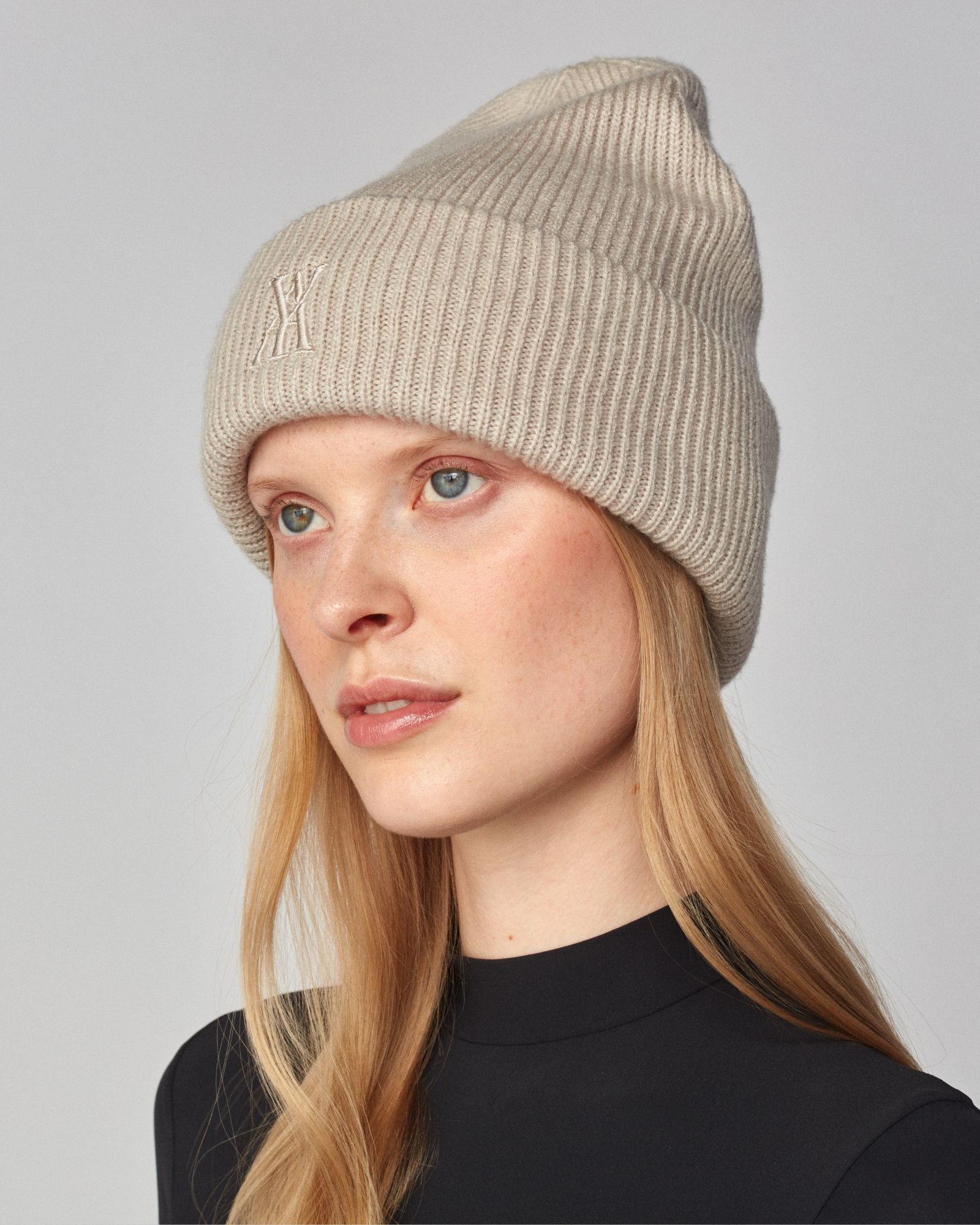 Signature Beanie in Beige