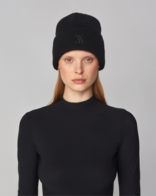 Signature Beanie in Black