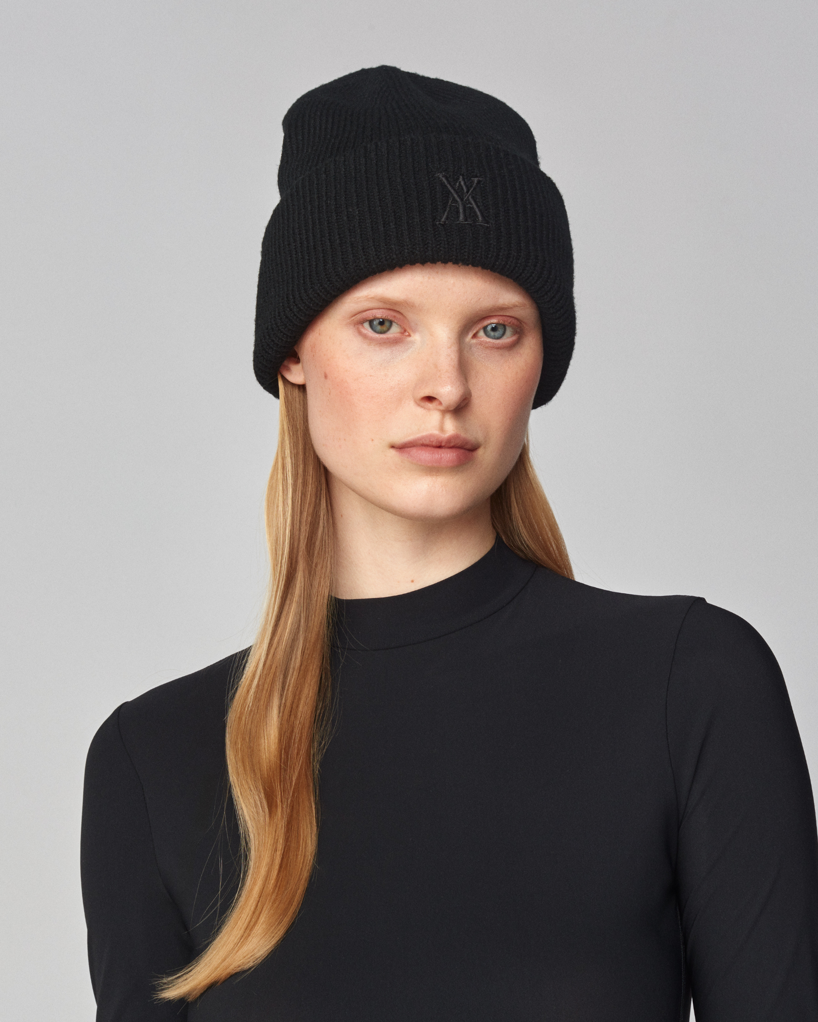 Signature Beanie in Black
