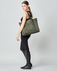 Embroidered Bag in Green