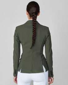 Performance Show Jacket in Green