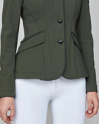 Performance Show Jacket in Green