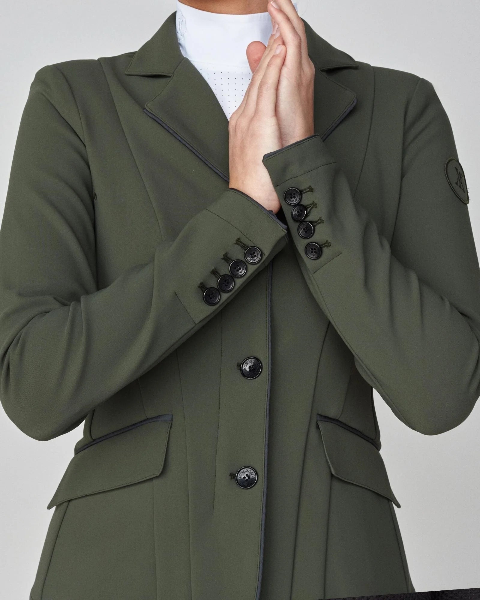 Performance Show Jacket in Green