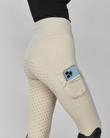 Lightweight Riding Breeches in Tan