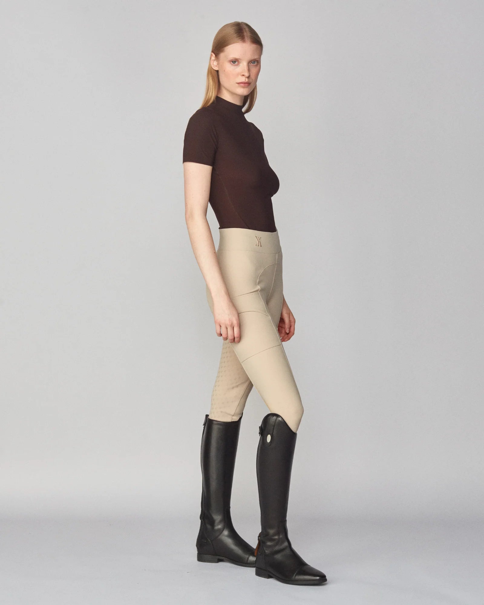 Lightweight Short Sleeve Top in Dark Brown