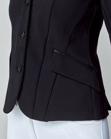 Performance Show Jacket in Black