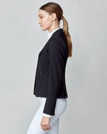 Performance Show Jacket in Black
