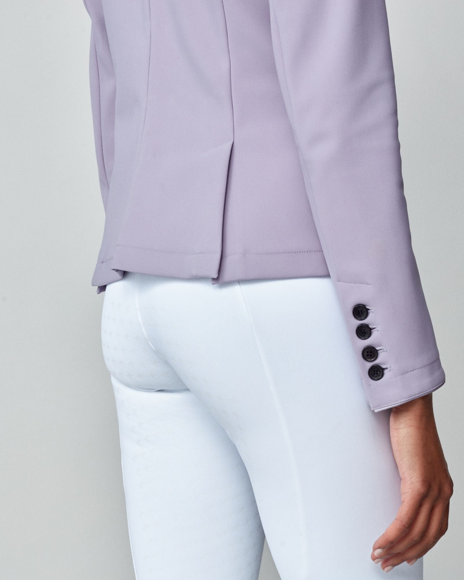 Performance Show Jacket in Lavender