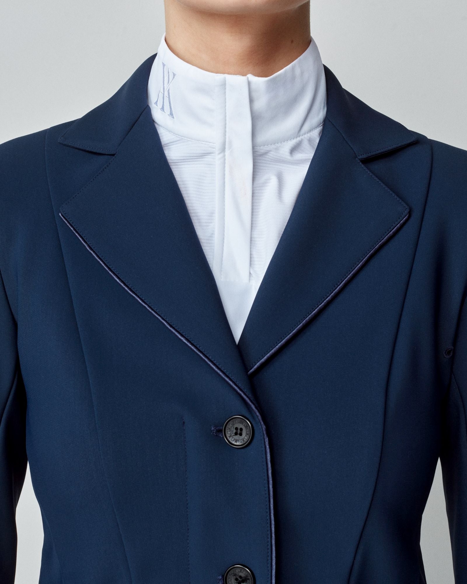 Performance Show Jacket in Navy