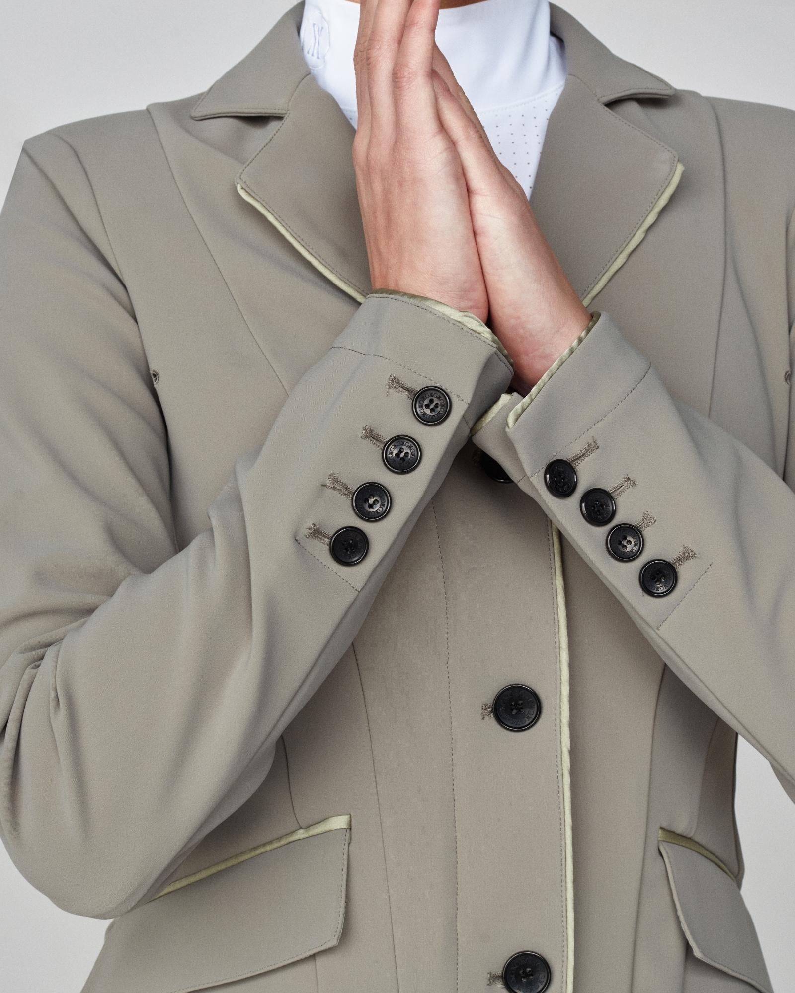 Performance Show Jacket in Sage