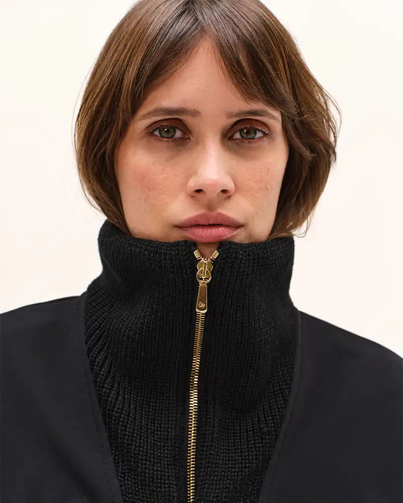 Urvoso Pullover Jacket in Black