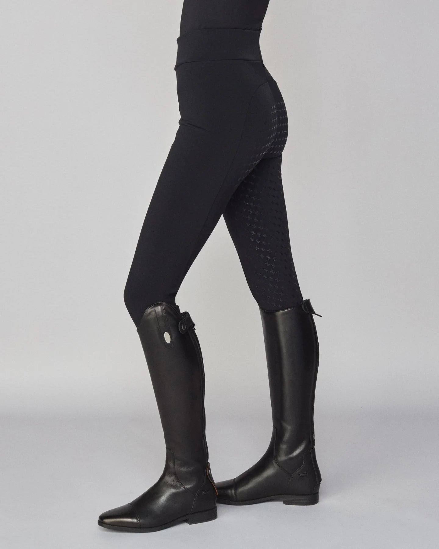 Winter Compression Pull-On Riding Breeches in Black